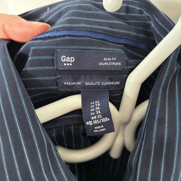 Gap Men's Button Down Dress Shirt  Dark Blue with Stripes Slim Fit Size XL - Picture 3 of 3